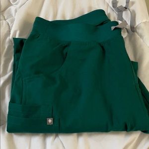 FIGS Hunter Green Kade Pants Large